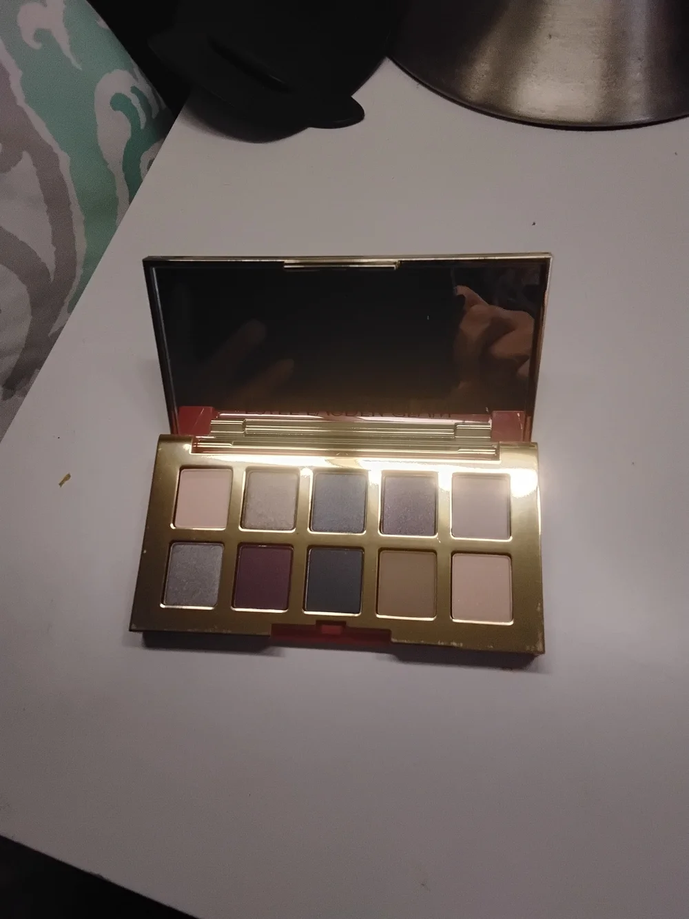 Estee Lauder ten versatile